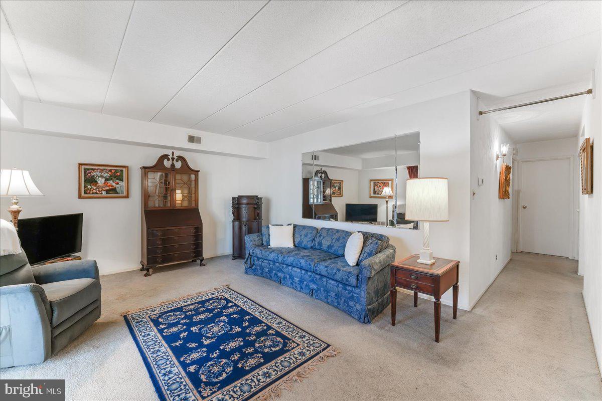 520 N LEMON STREET F-4