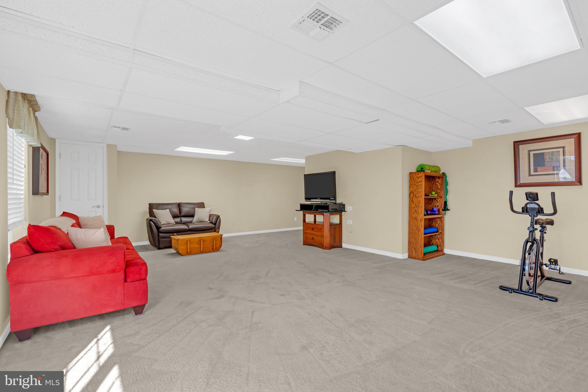 209 N SILVER FOX DRIVE