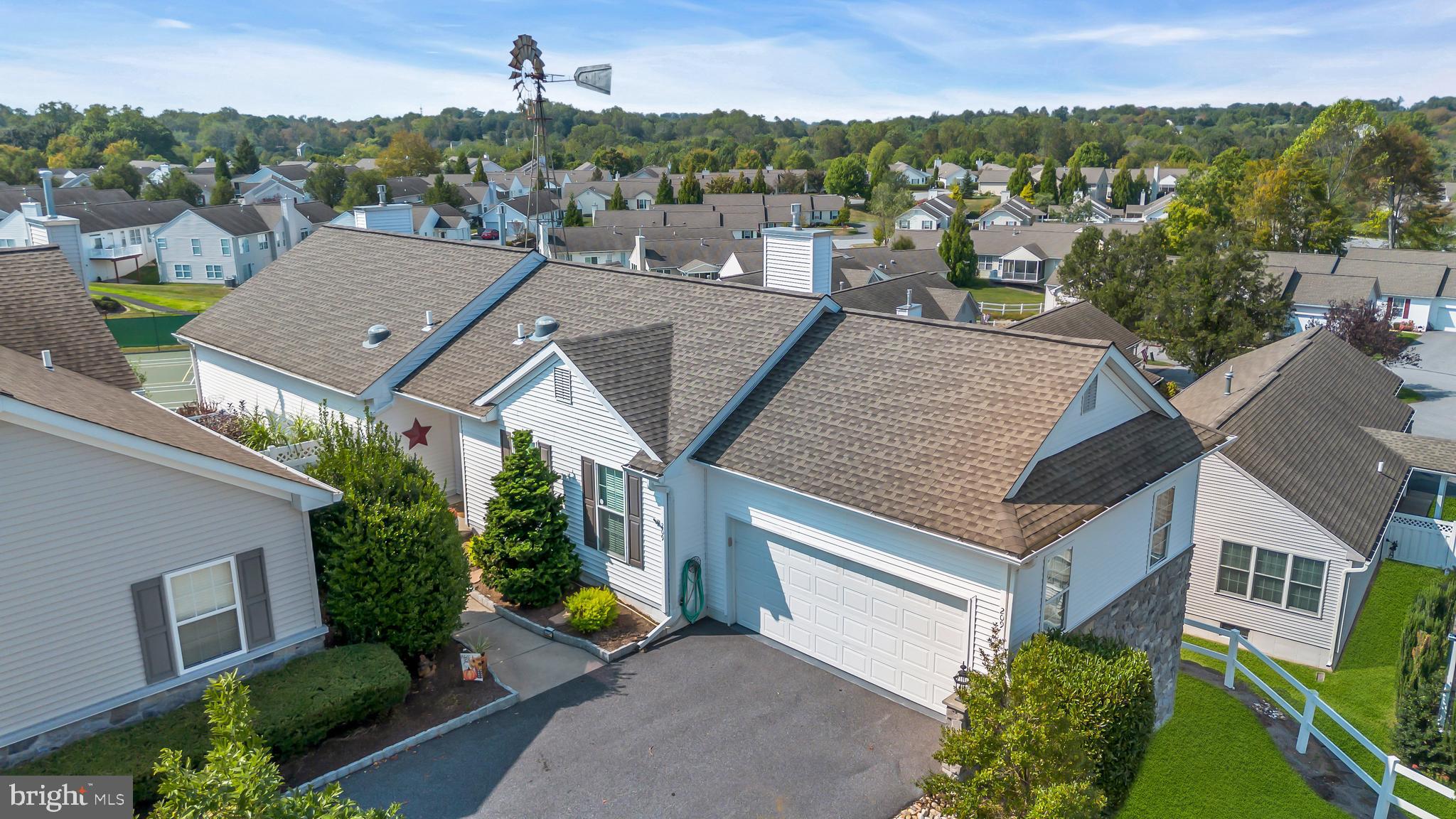 209 N SILVER FOX DRIVE