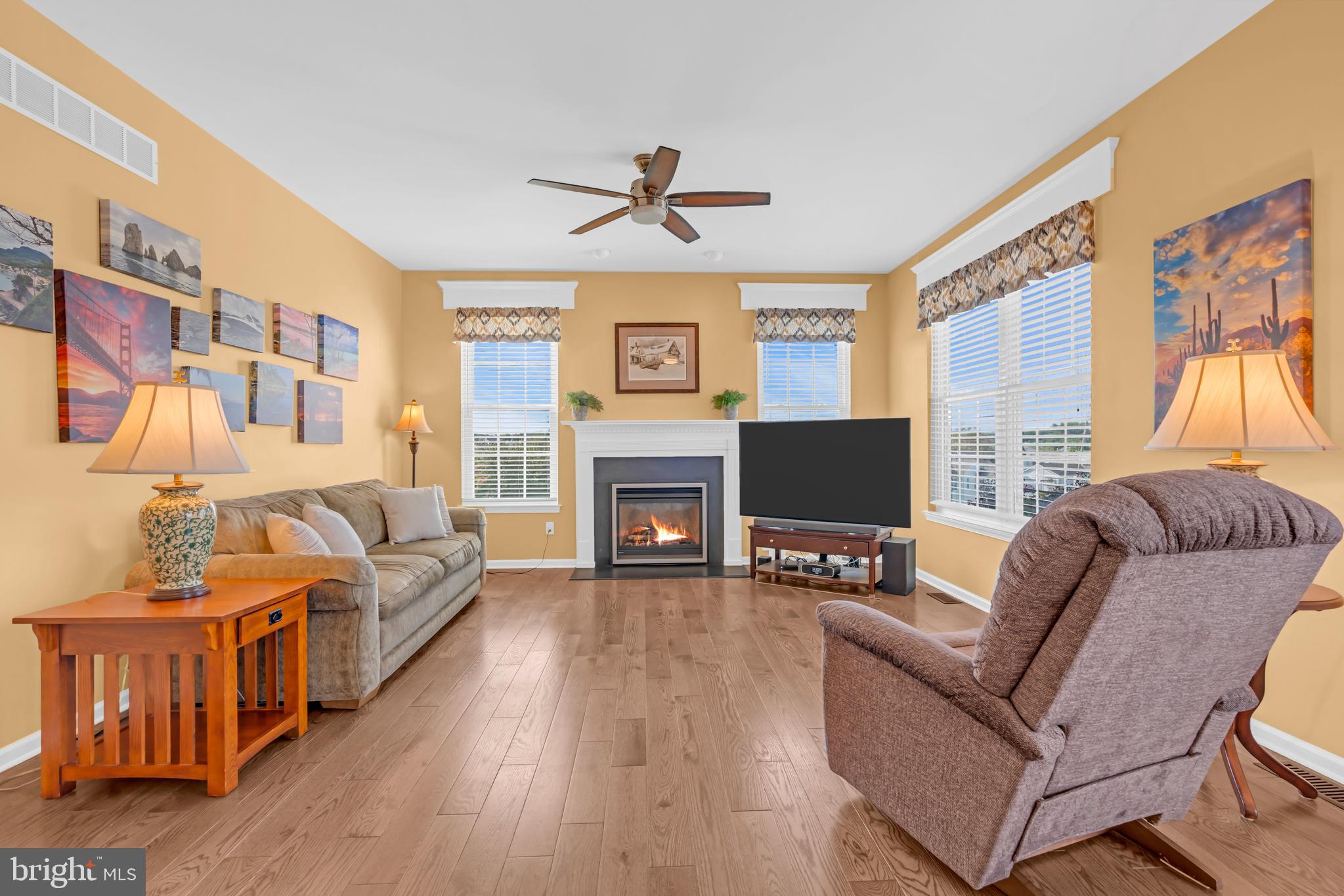 209 N SILVER FOX DRIVE