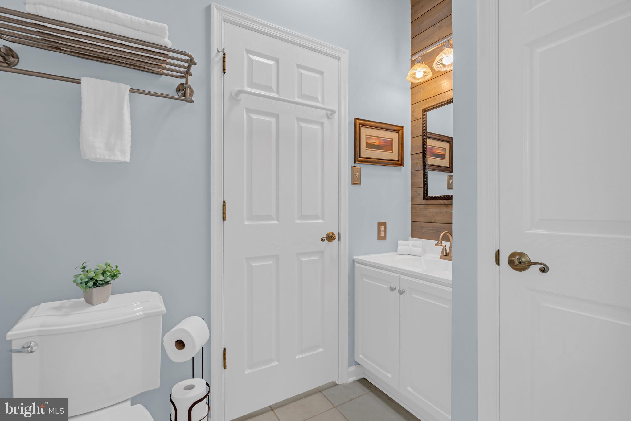 209 N SILVER FOX DRIVE