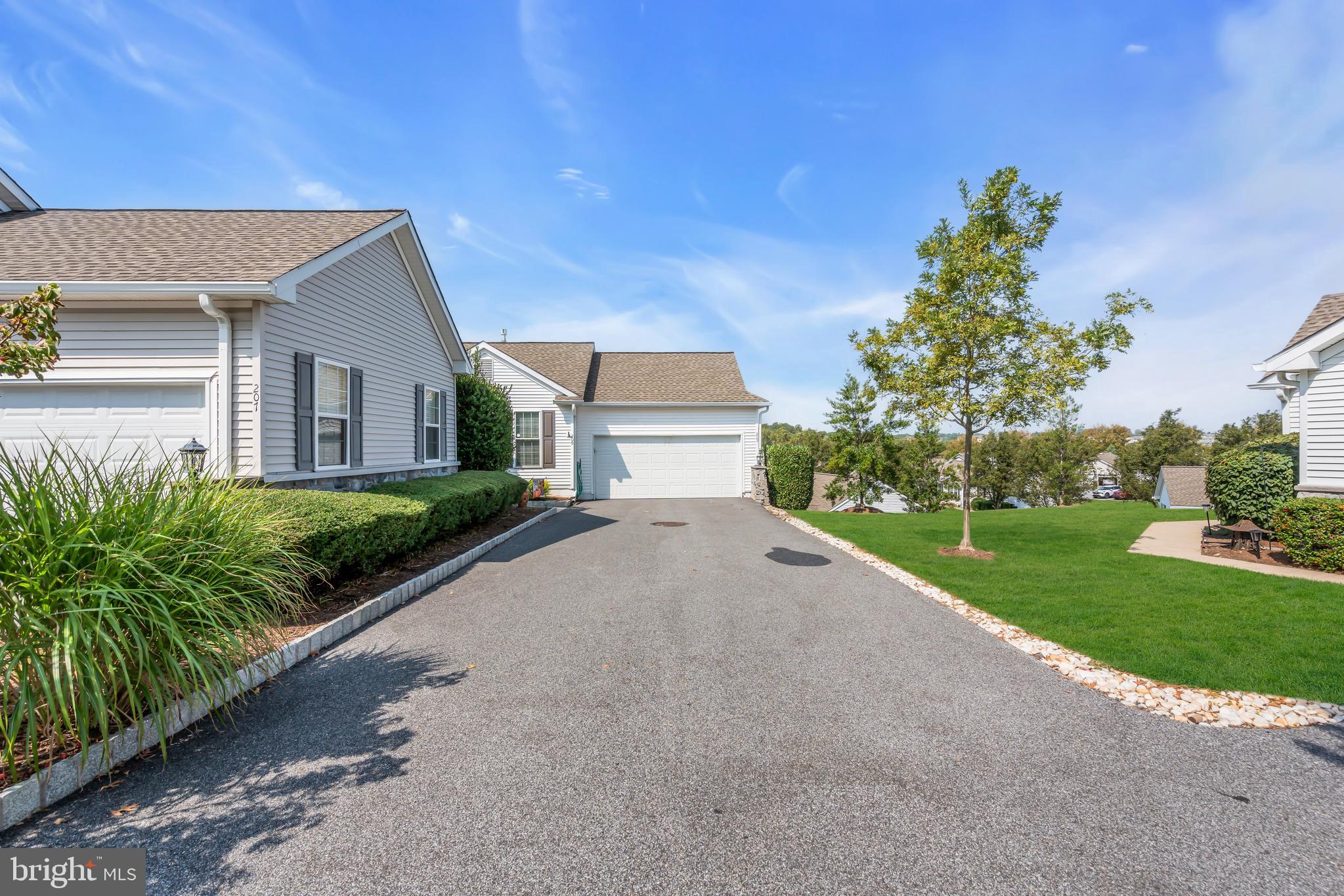 209 N SILVER FOX DRIVE