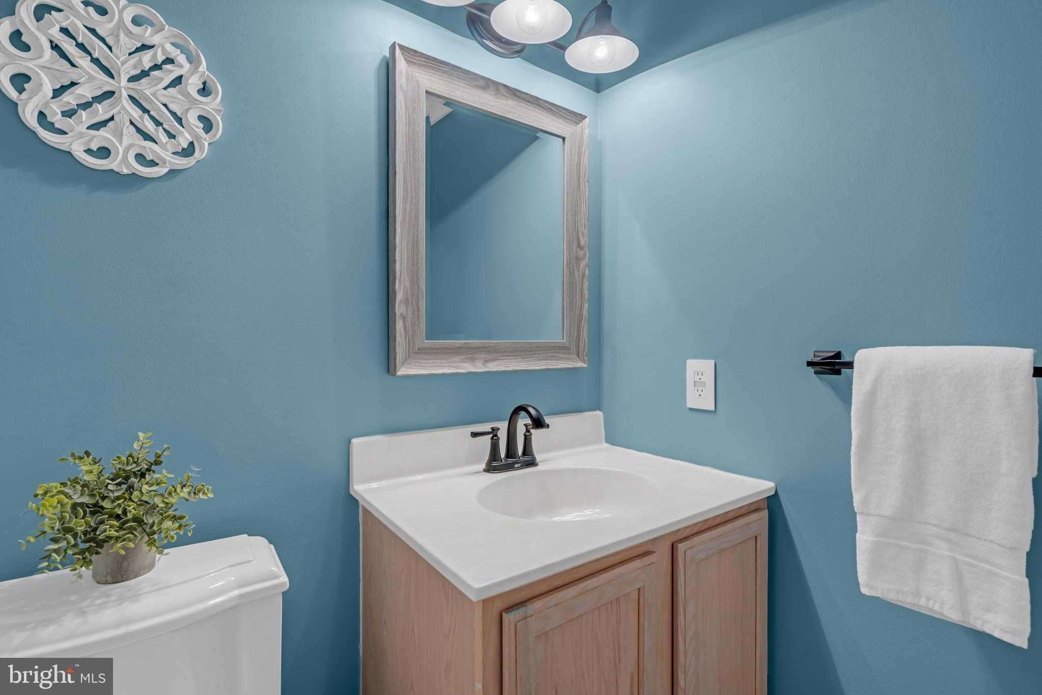 209 N SILVER FOX DRIVE