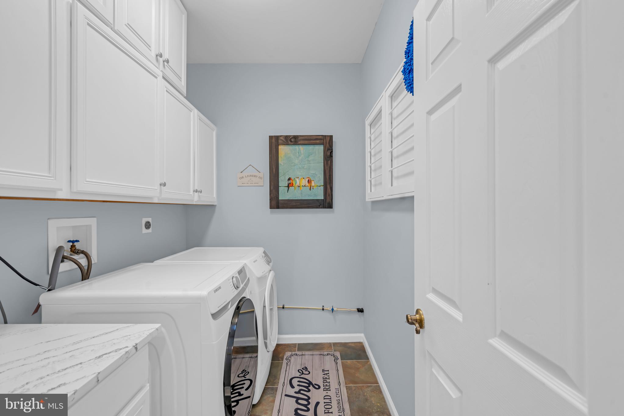 209 N SILVER FOX DRIVE