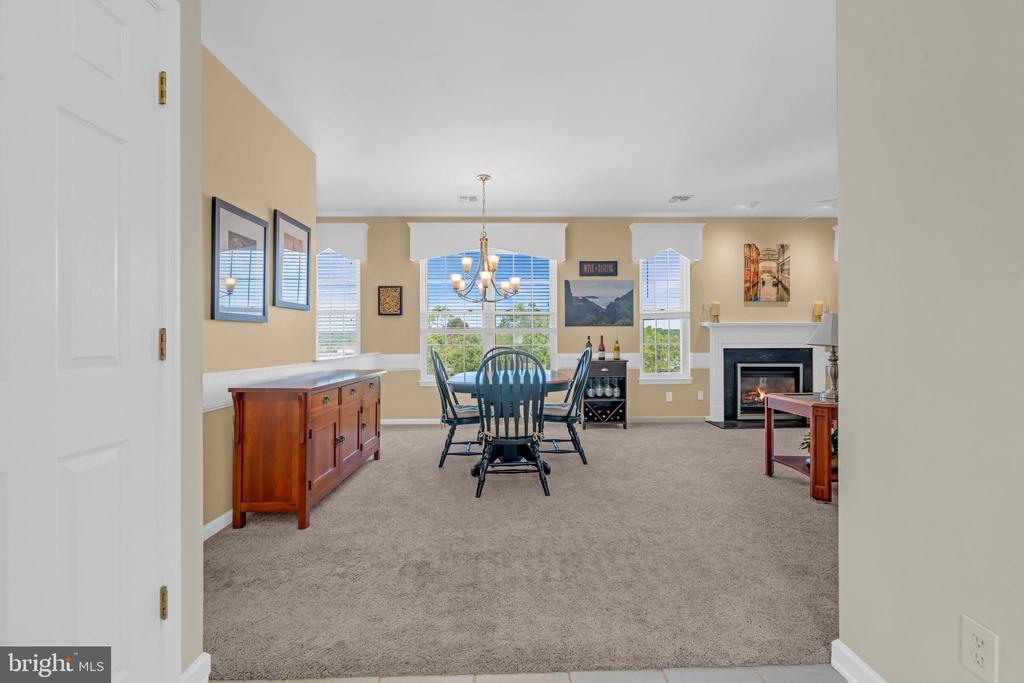 209 N SILVER FOX DRIVE