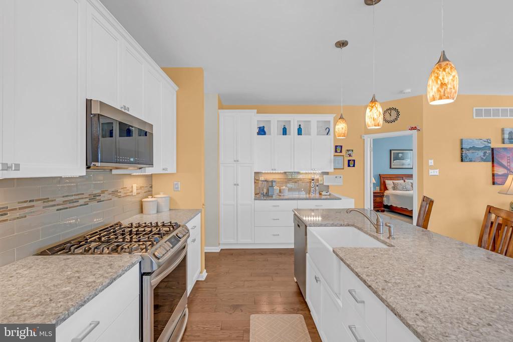 209 N SILVER FOX DRIVE