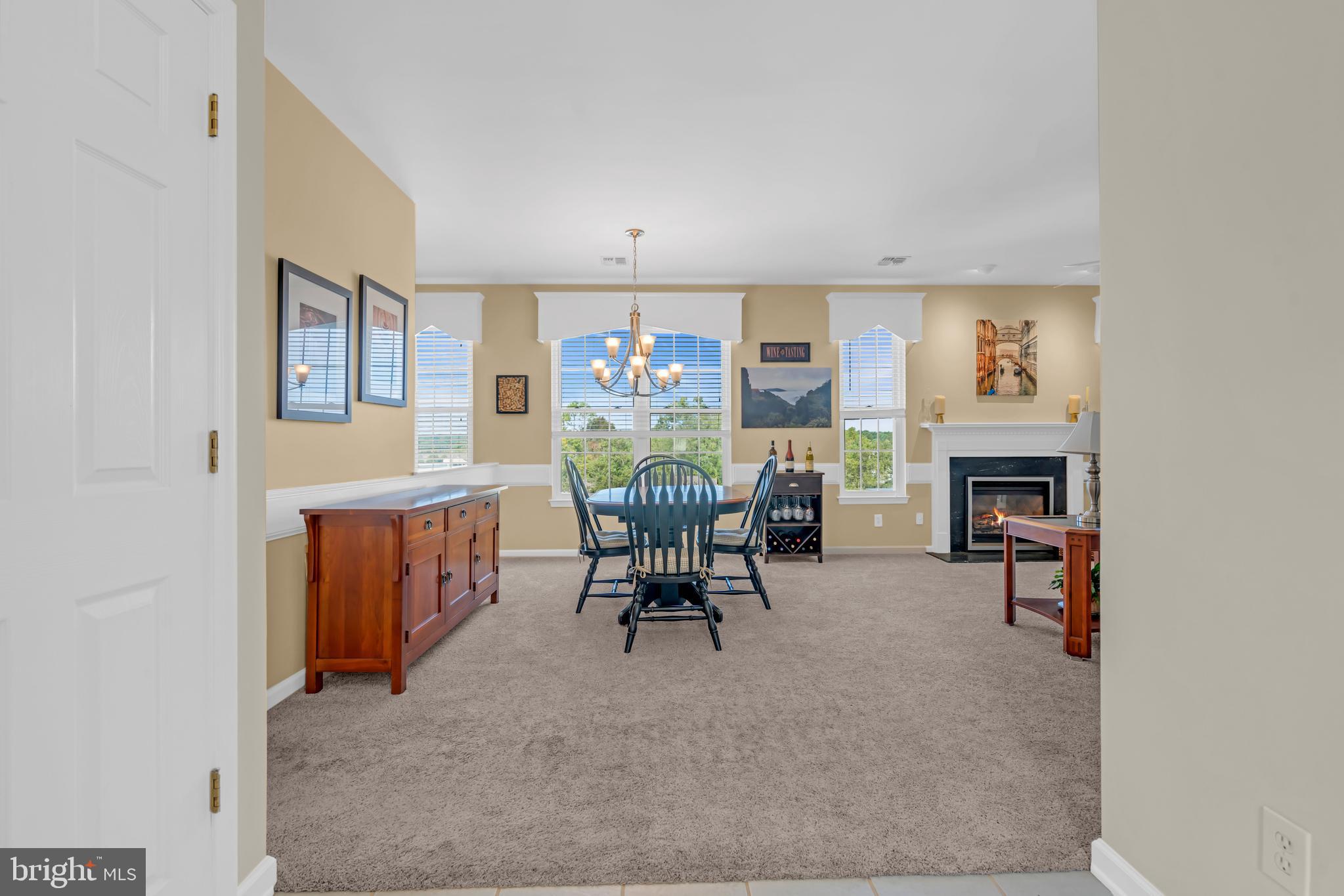 209 N SILVER FOX DRIVE