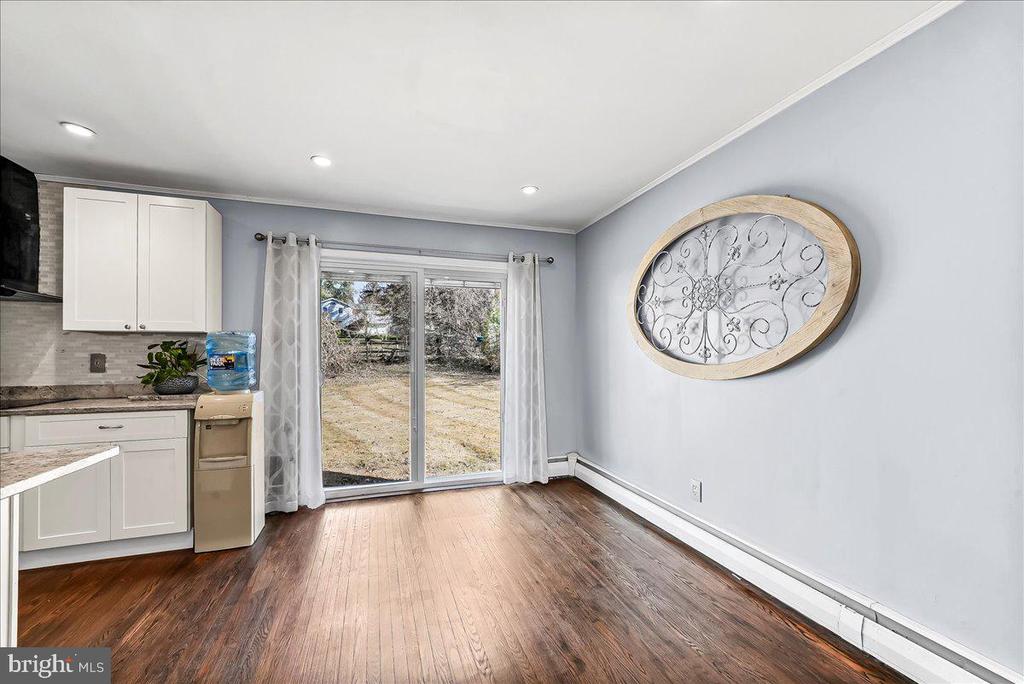 1605 COUNTRY LANE