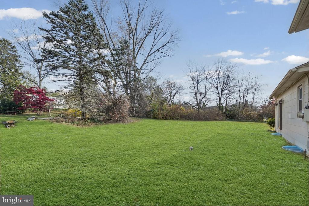1605 COUNTRY LANE