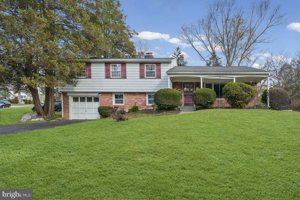 1605 COUNTRY LANE