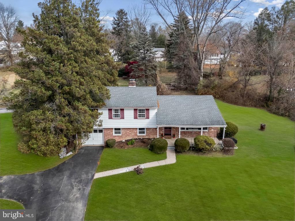 1605 COUNTRY LANE