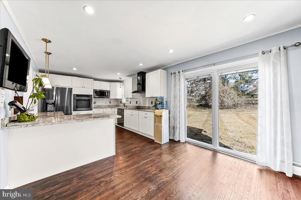1605 COUNTRY LANE