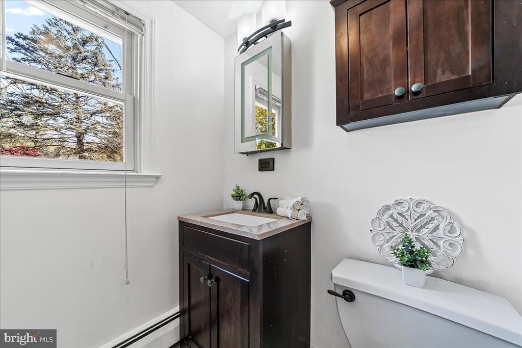 1605 COUNTRY LANE