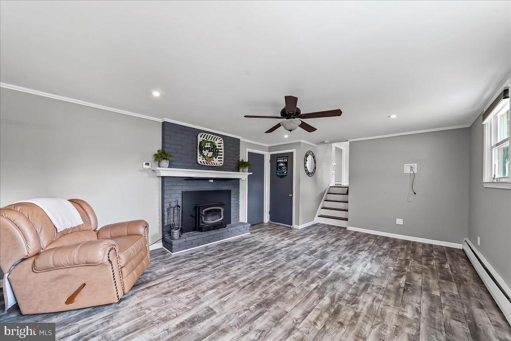1605 COUNTRY LANE