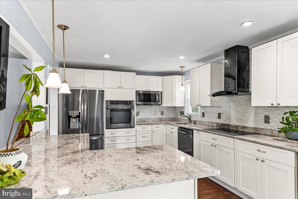 1605 COUNTRY LANE