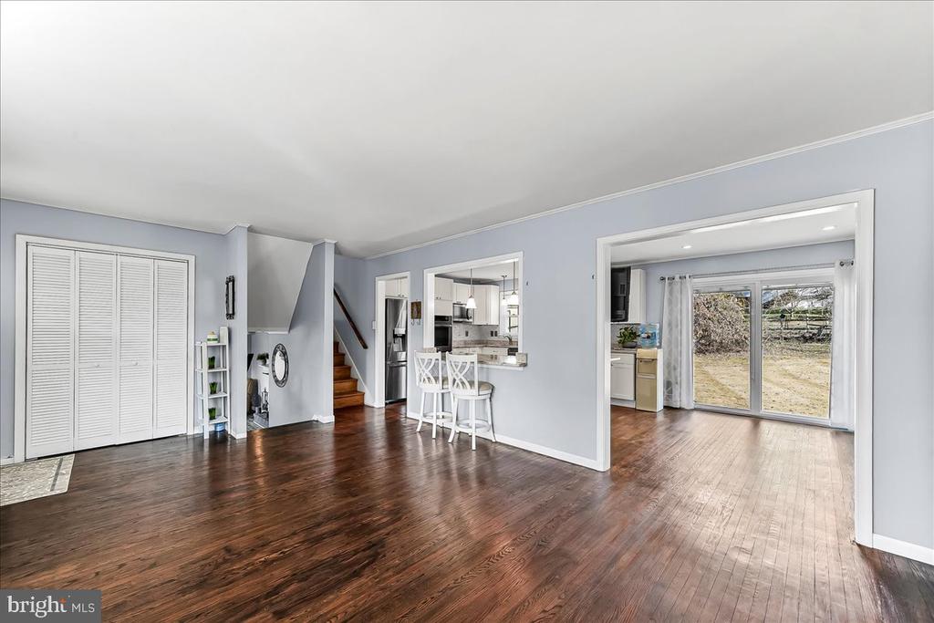 1605 COUNTRY LANE