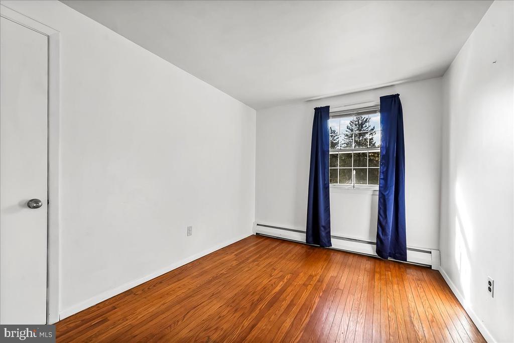 1605 COUNTRY LANE