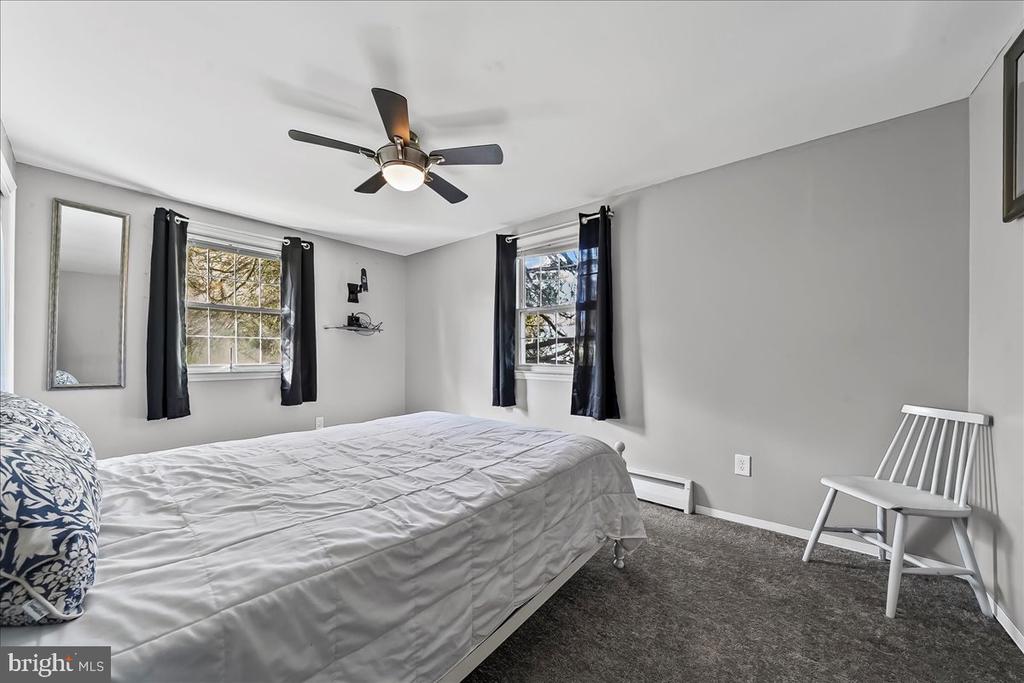 1605 COUNTRY LANE