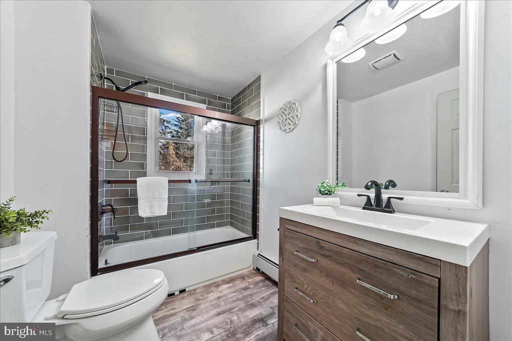 1605 COUNTRY LANE