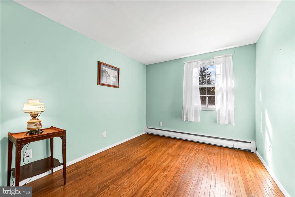 1605 COUNTRY LANE