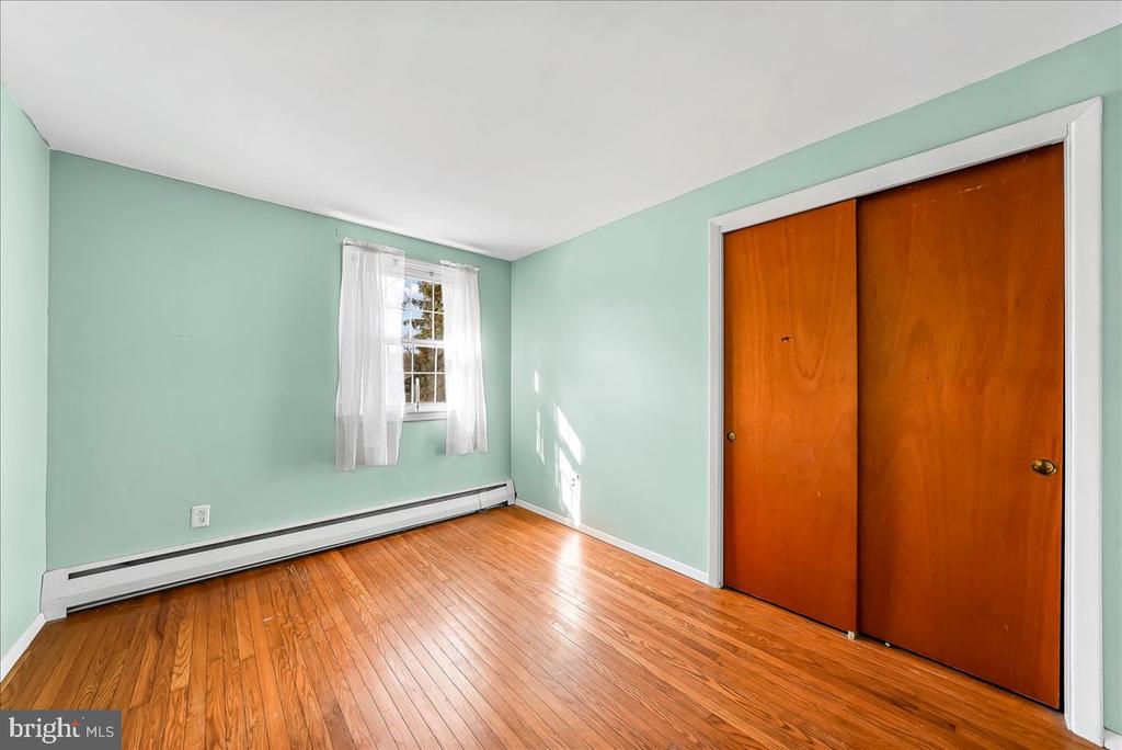 1605 COUNTRY LANE
