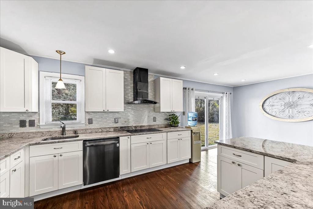 1605 COUNTRY LANE
