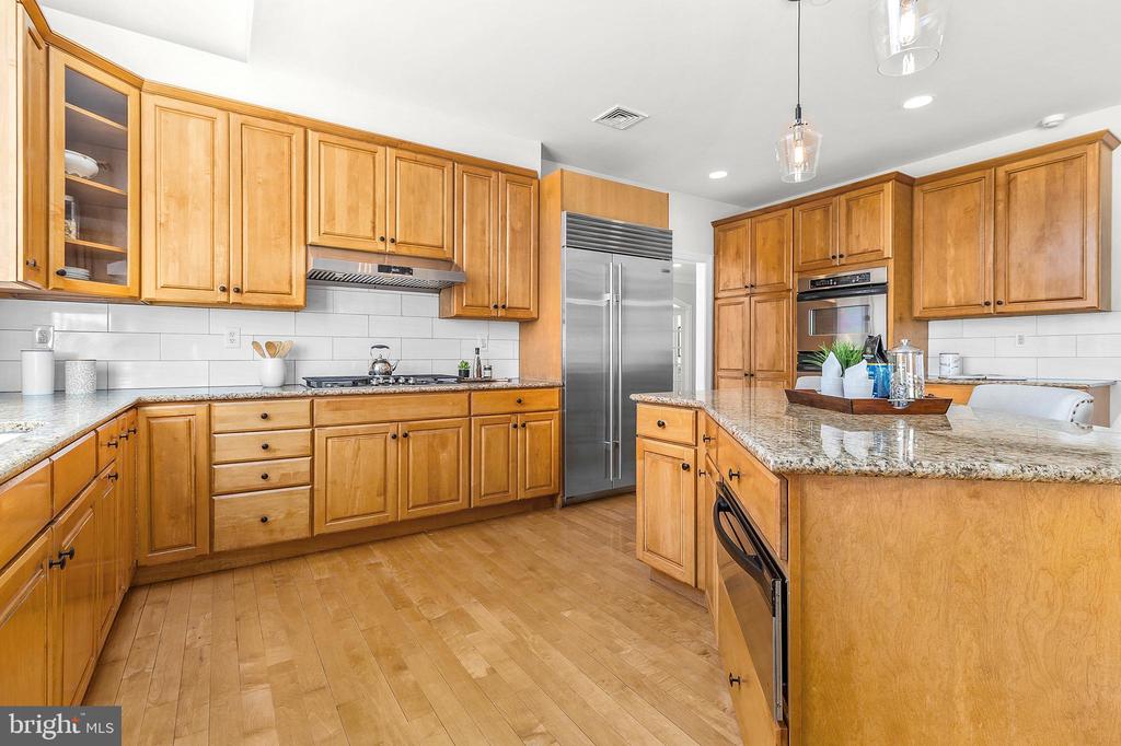 4 GREYSTONE CIRCLE