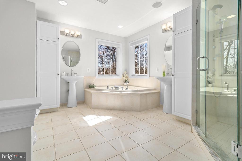 4 GREYSTONE CIRCLE
