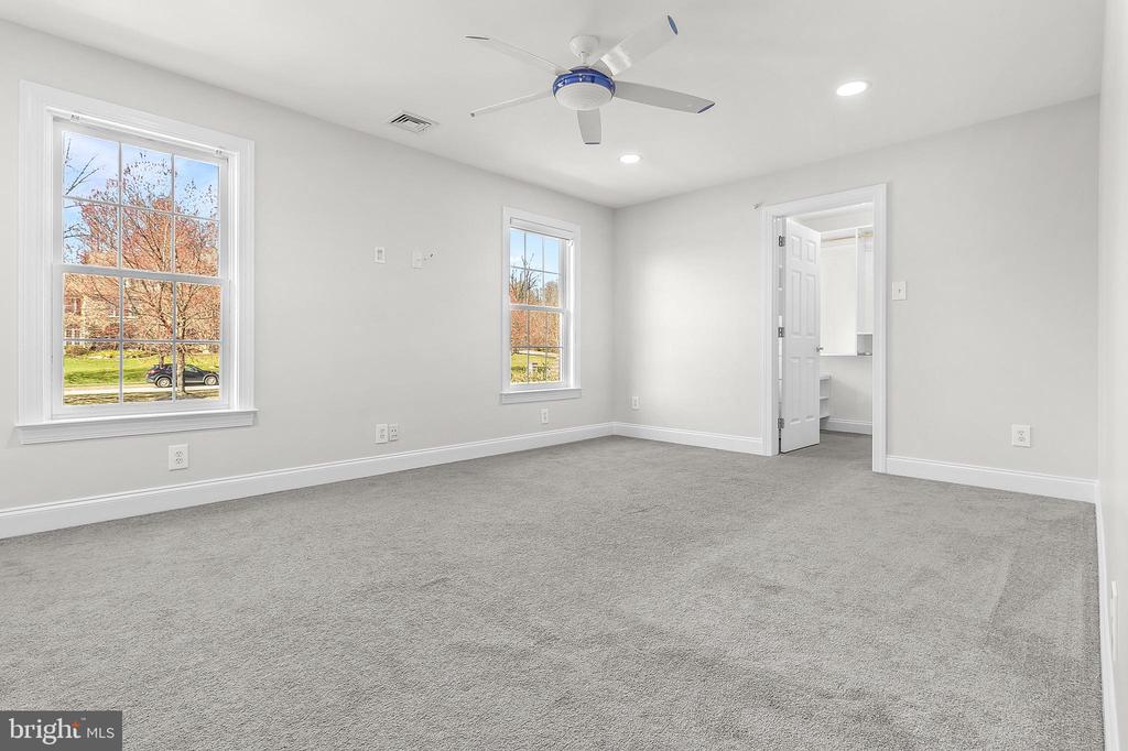 4 GREYSTONE CIRCLE