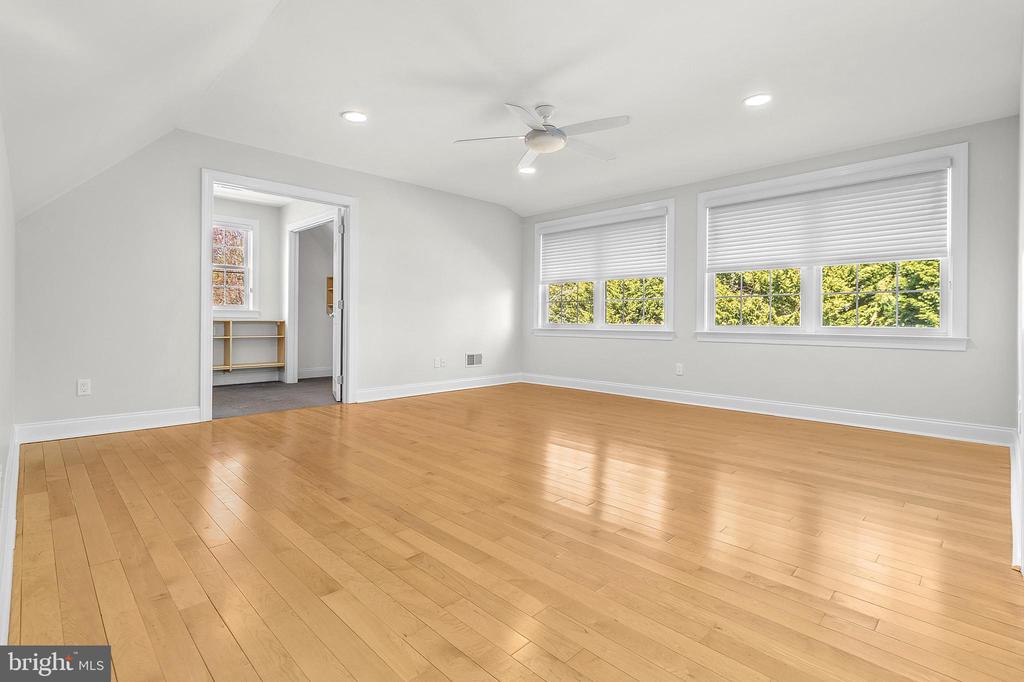4 GREYSTONE CIRCLE