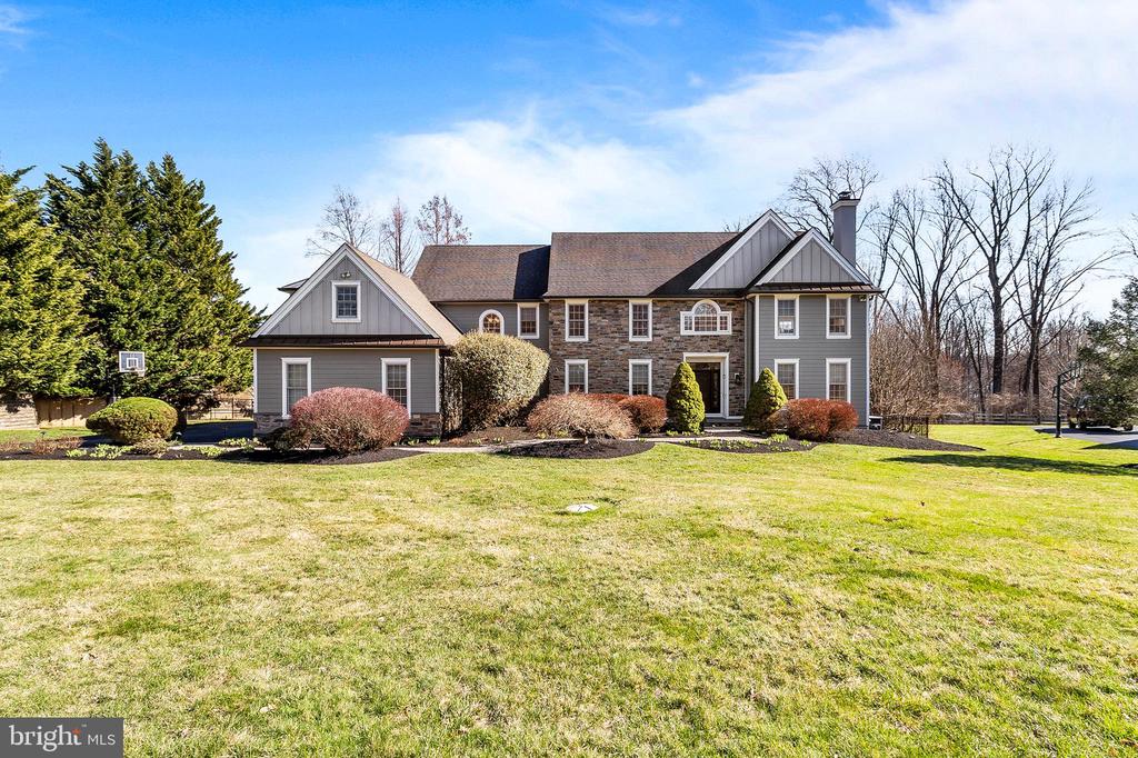 4 GREYSTONE CIRCLE