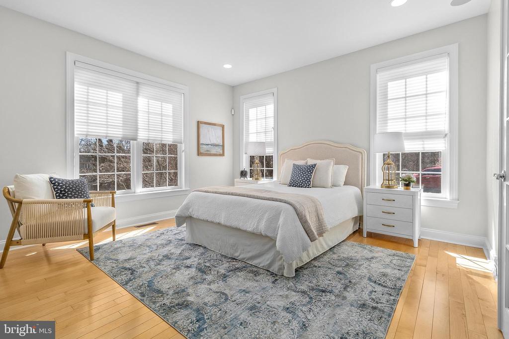 4 GREYSTONE CIRCLE