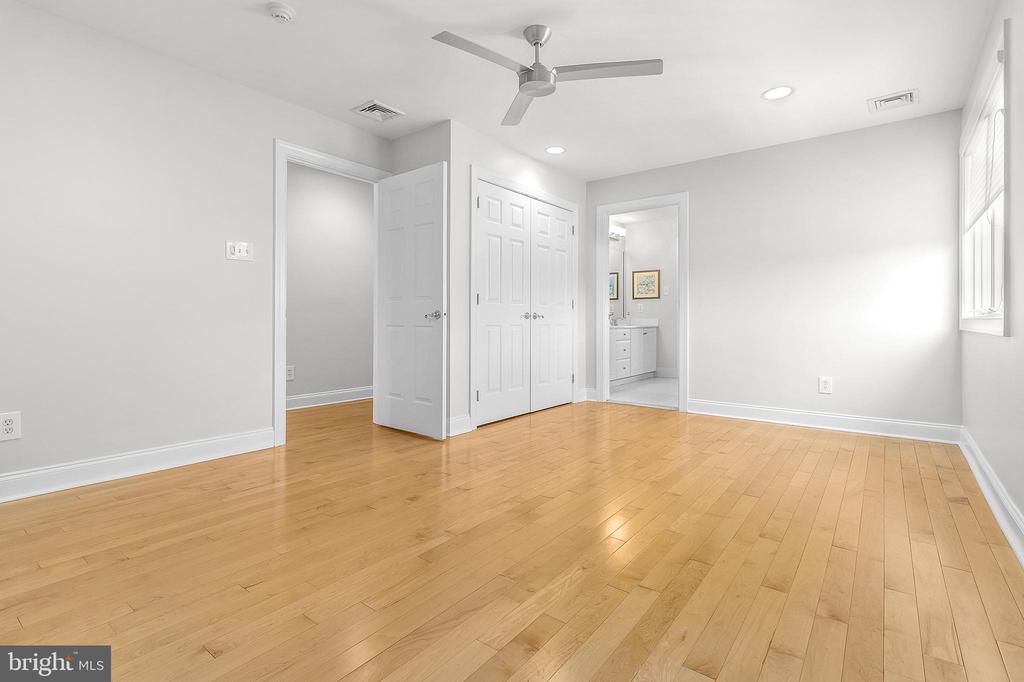 4 GREYSTONE CIRCLE