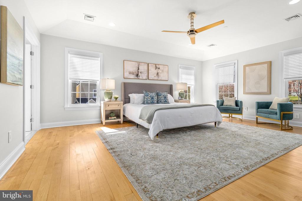 4 GREYSTONE CIRCLE