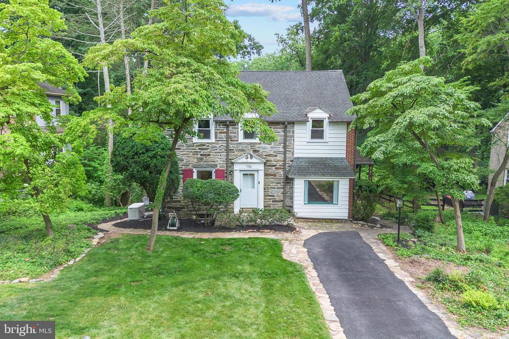 706 PINE RIDGE ROAD