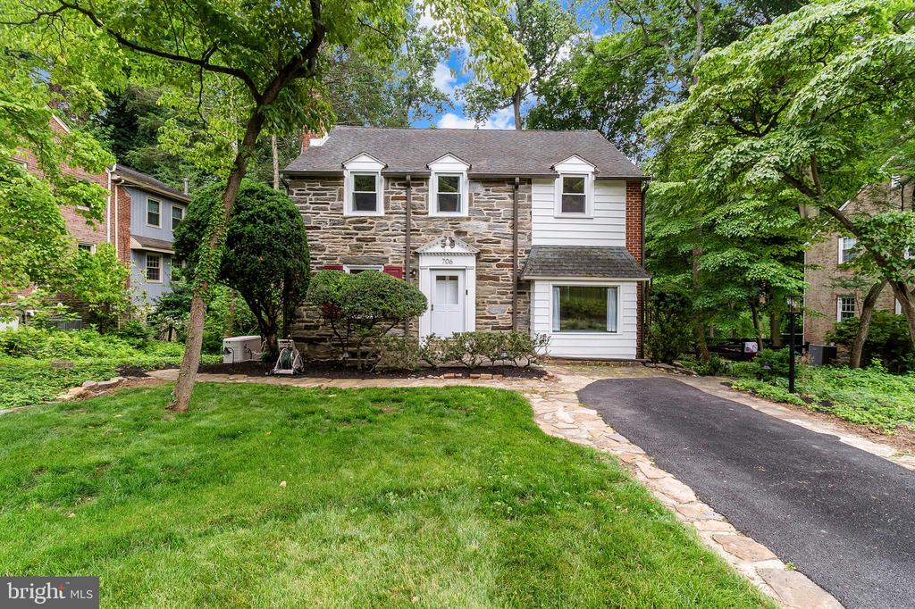 706 PINE RIDGE ROAD