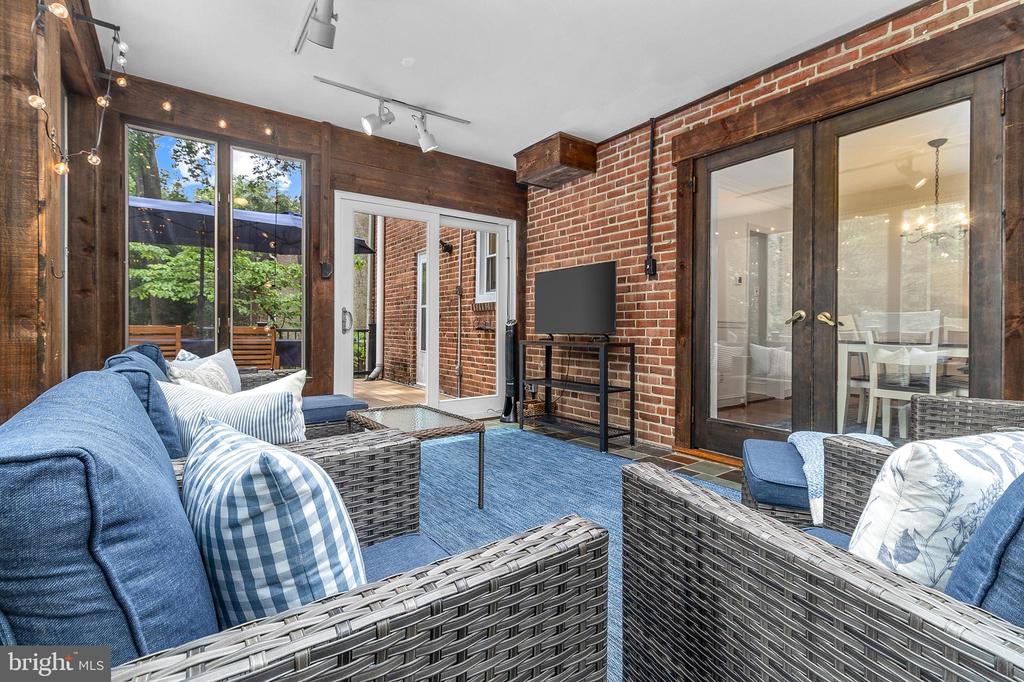 706 PINE RIDGE ROAD