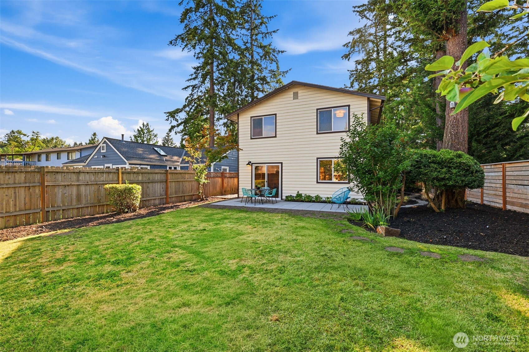 12544 25th Avenue NE