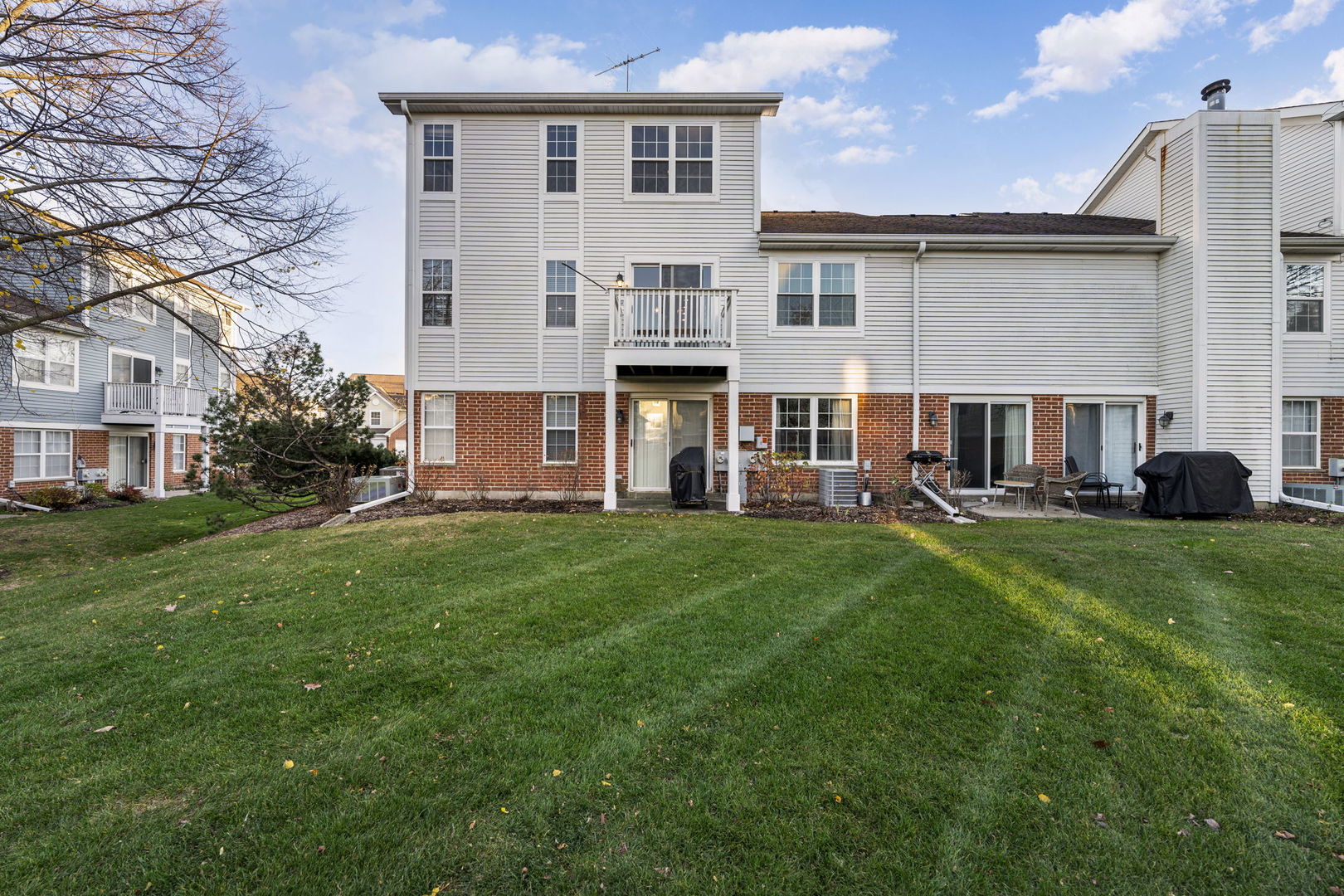 1466 Winfield Way