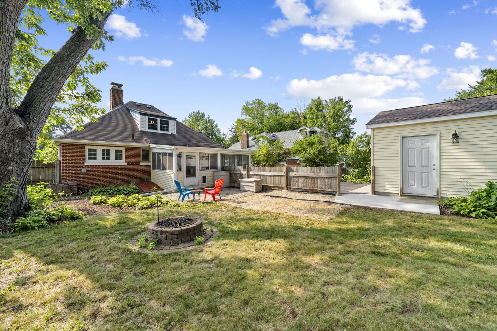 1127 Bellevue Avenue