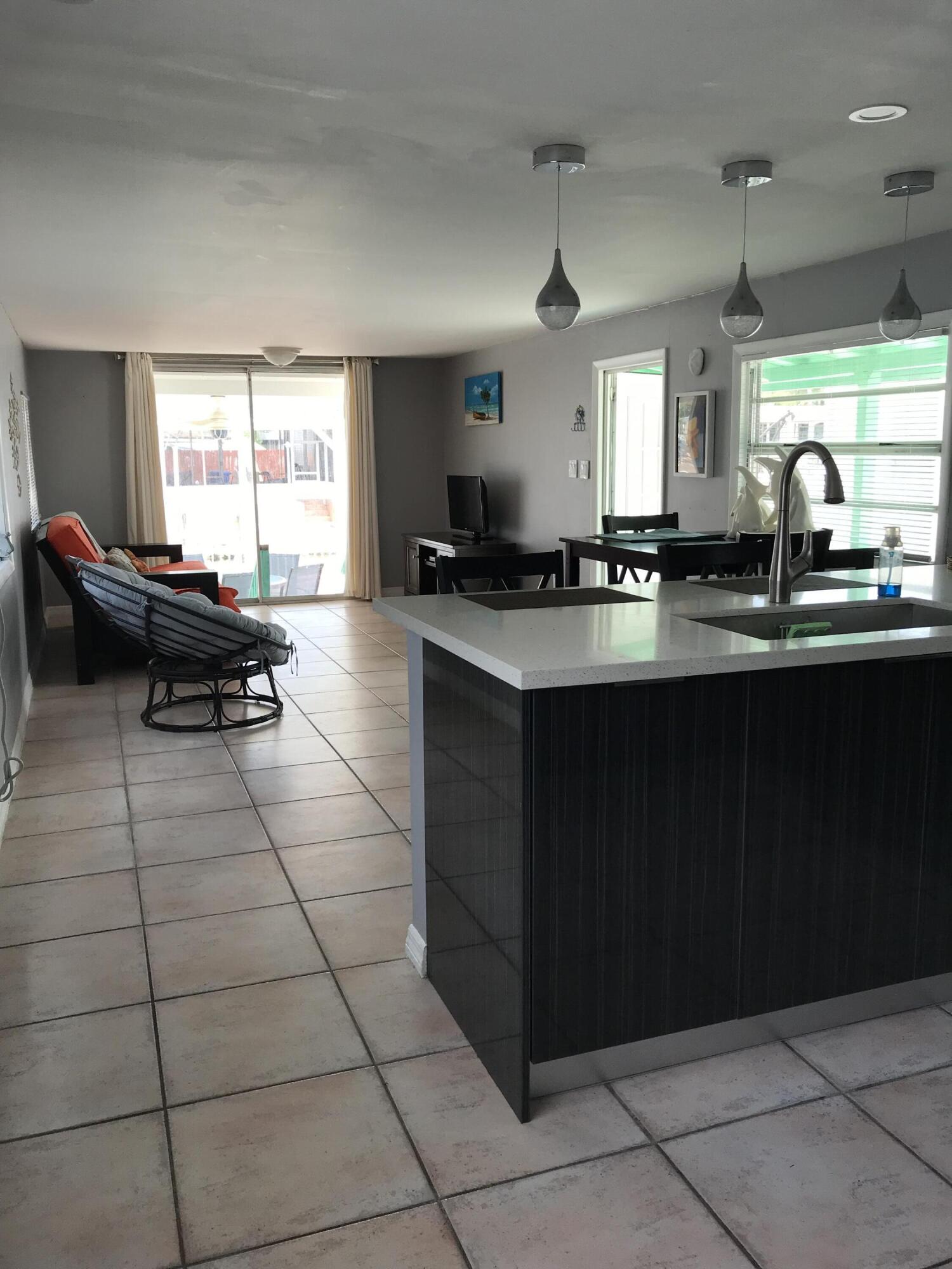 924 Tropical Lane