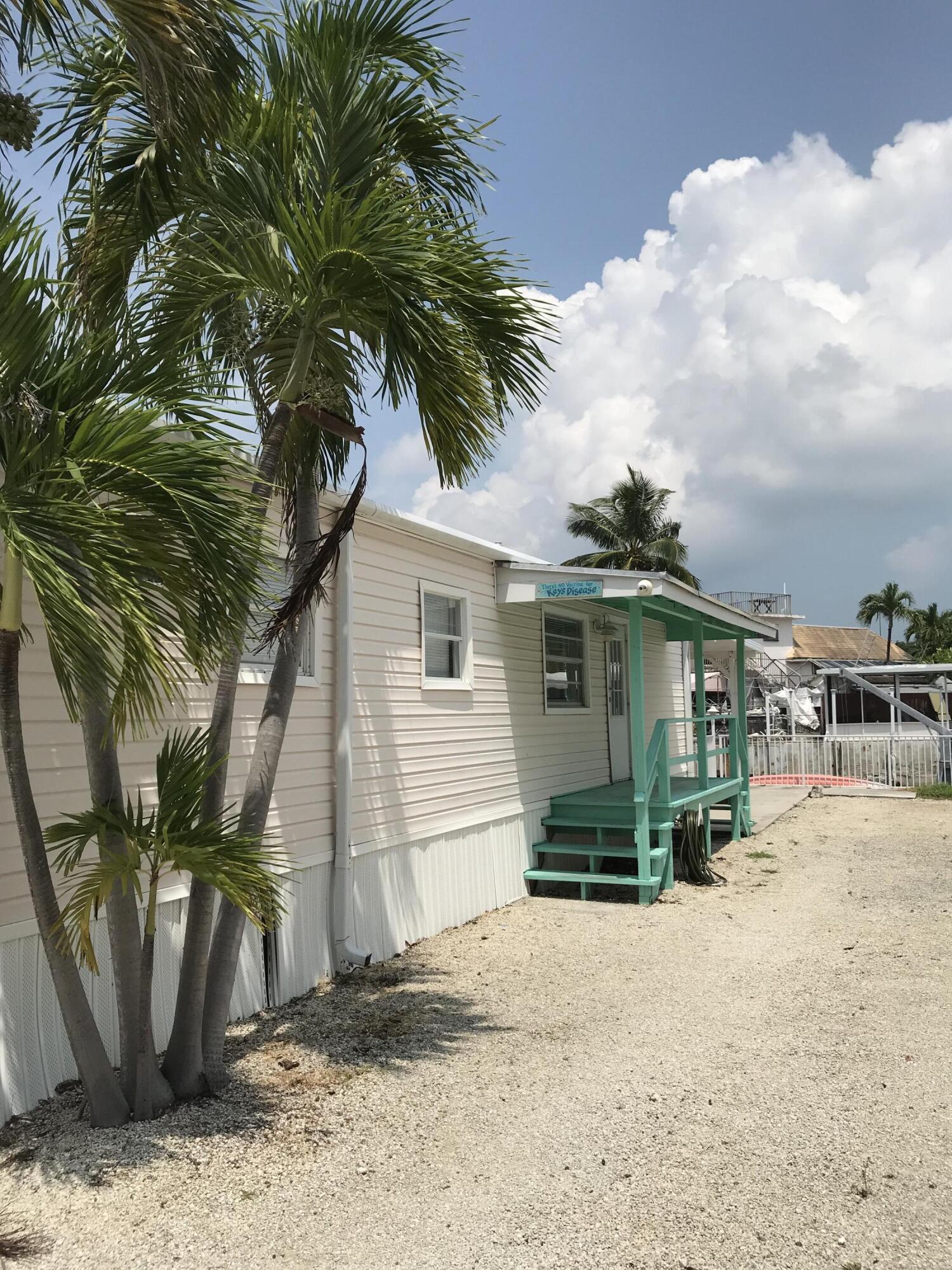 924 Tropical Lane