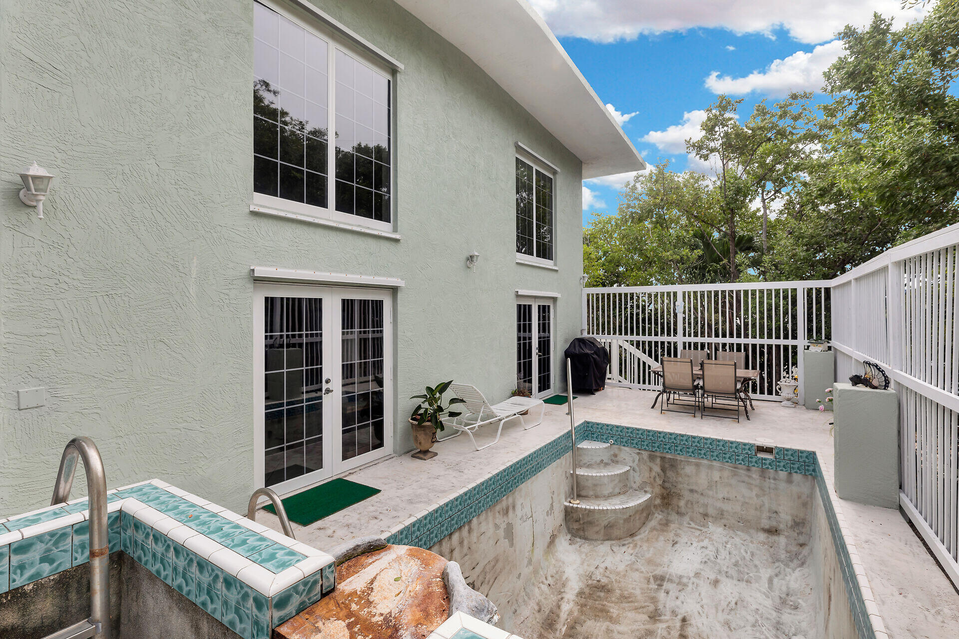 4 Snapper Avenue