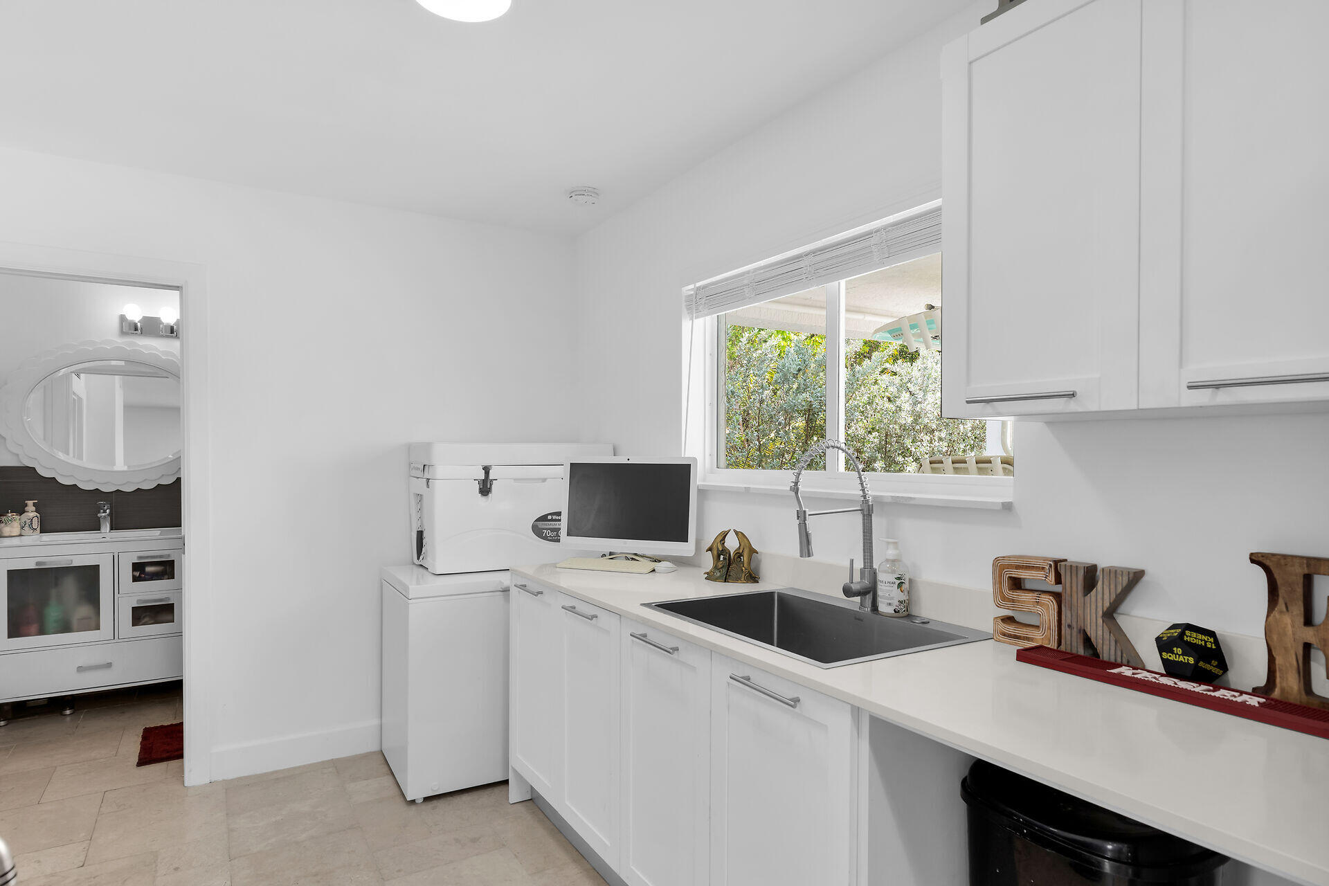 21 Lakeview Drive