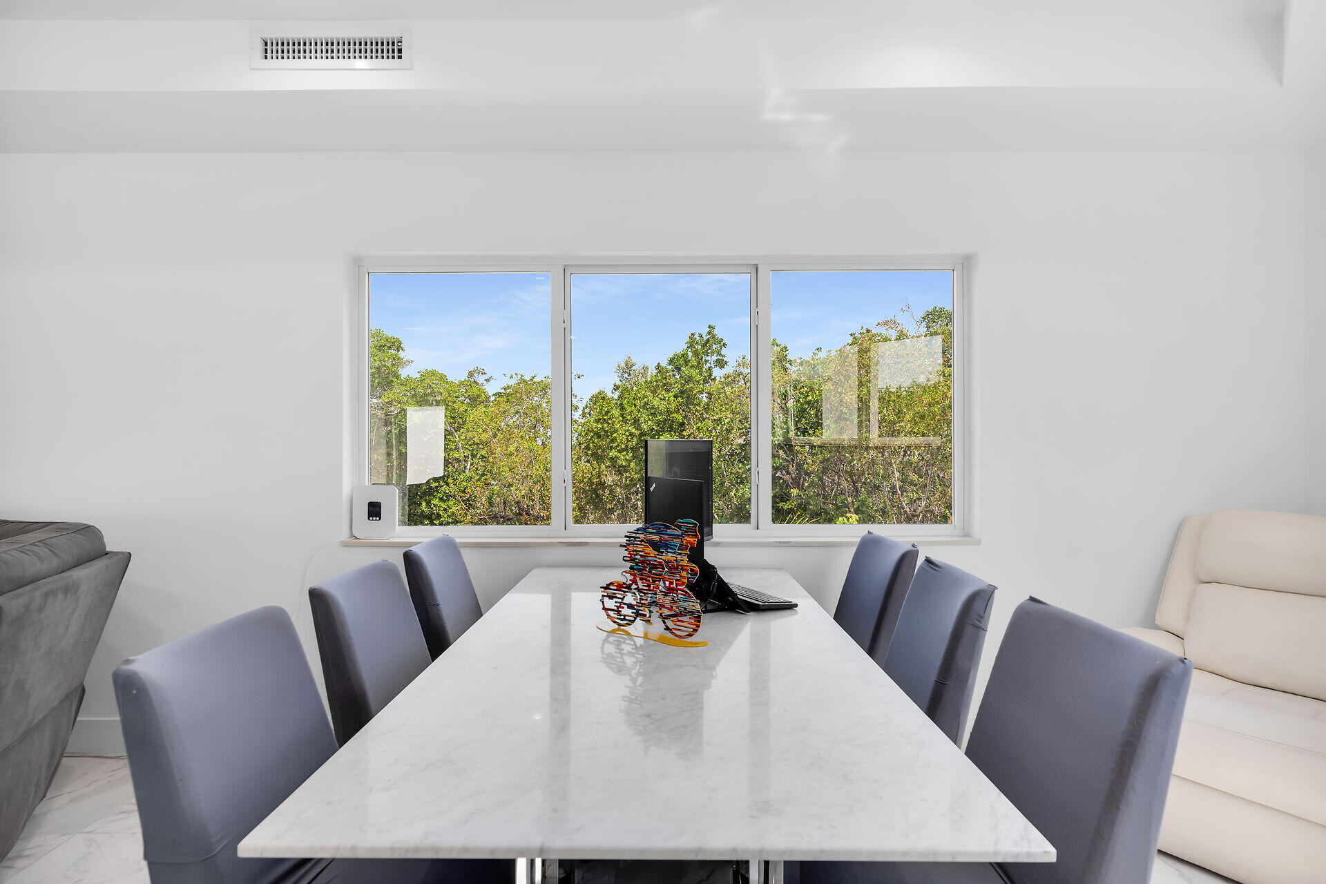 21 Lakeview Drive