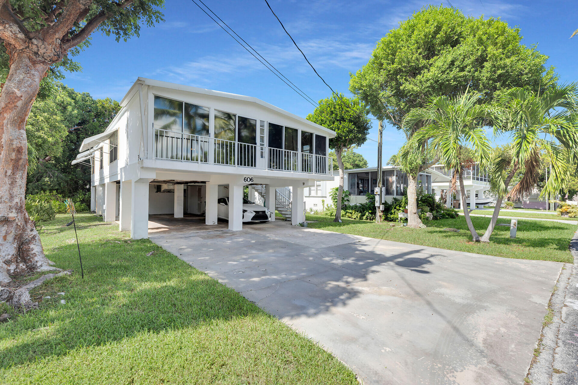 606 N Silver Circle