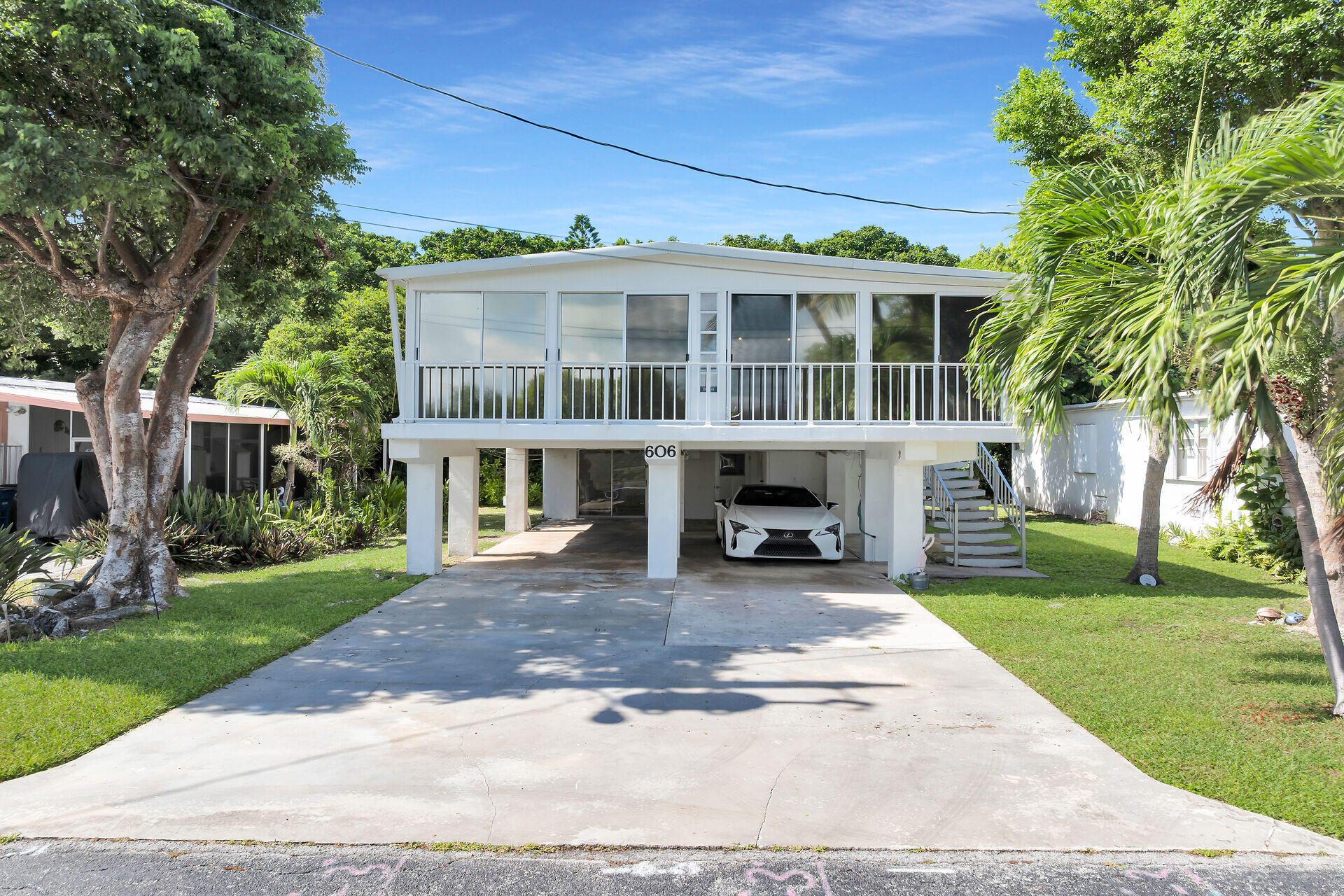 606 N Silver Circle