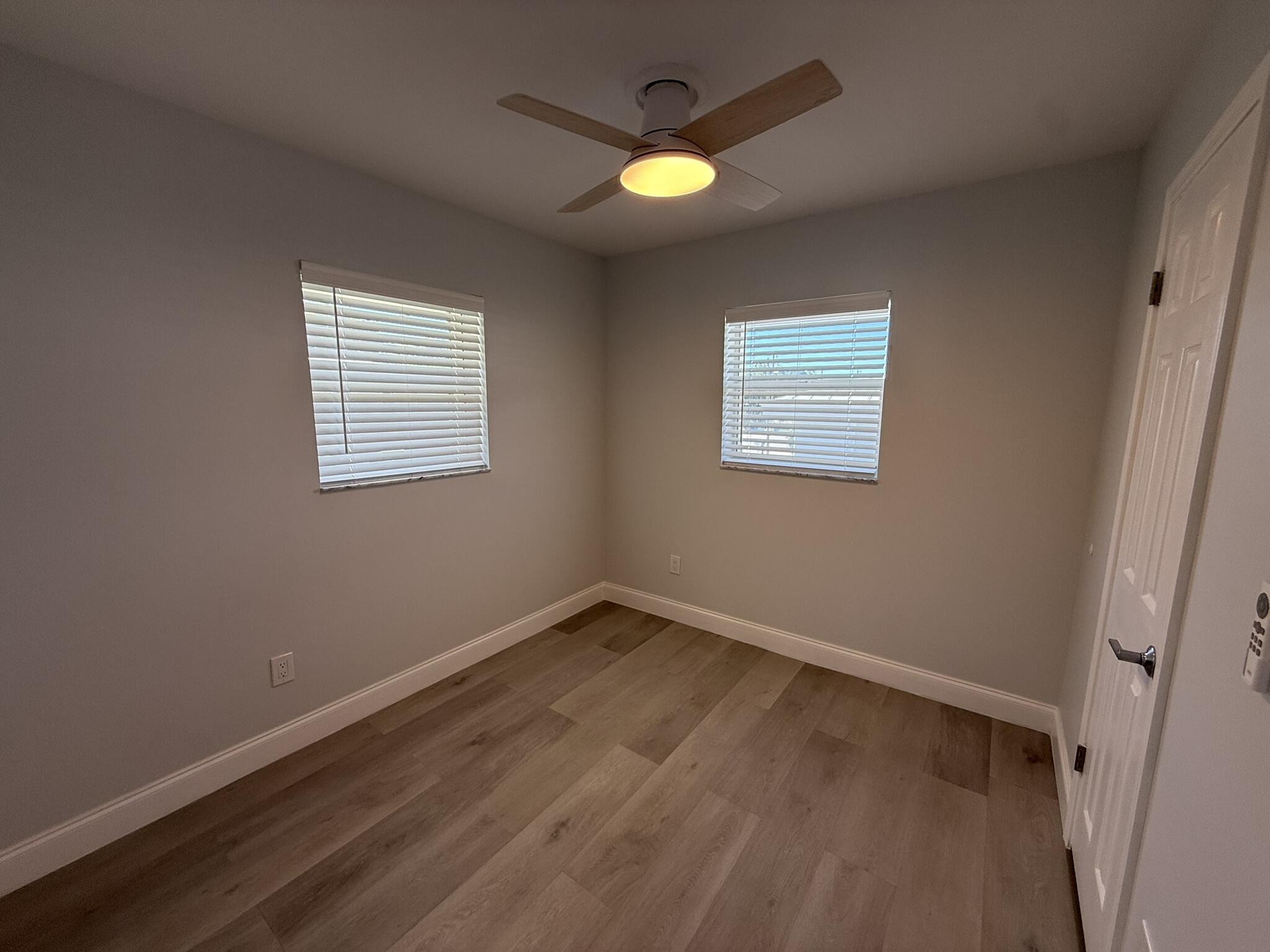 435 Collins Street Unit: upstairs only