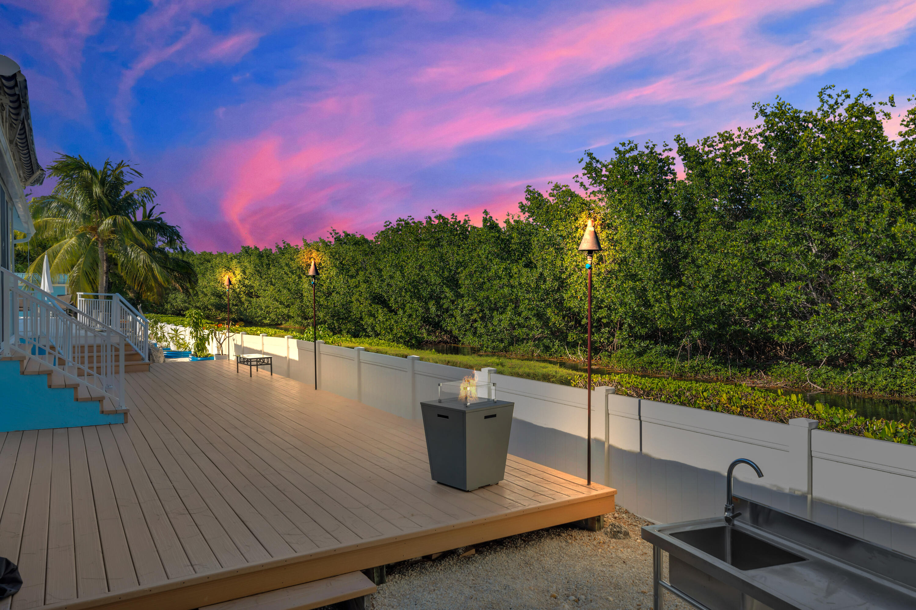 169 Venetian Way