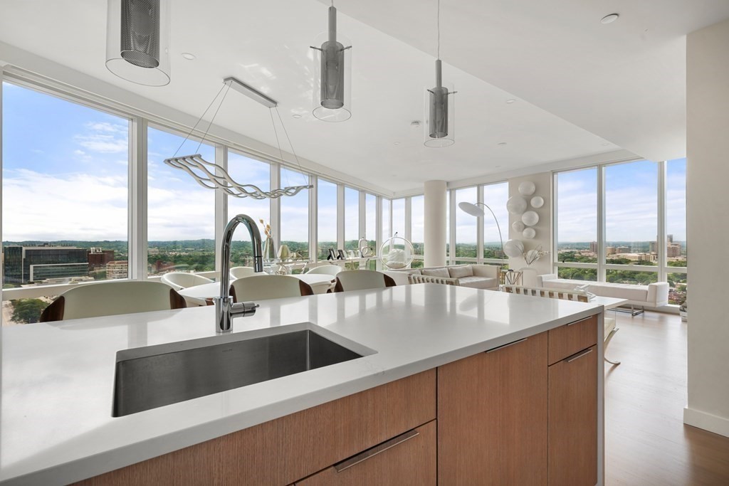 188 Brookline Ave # 22A